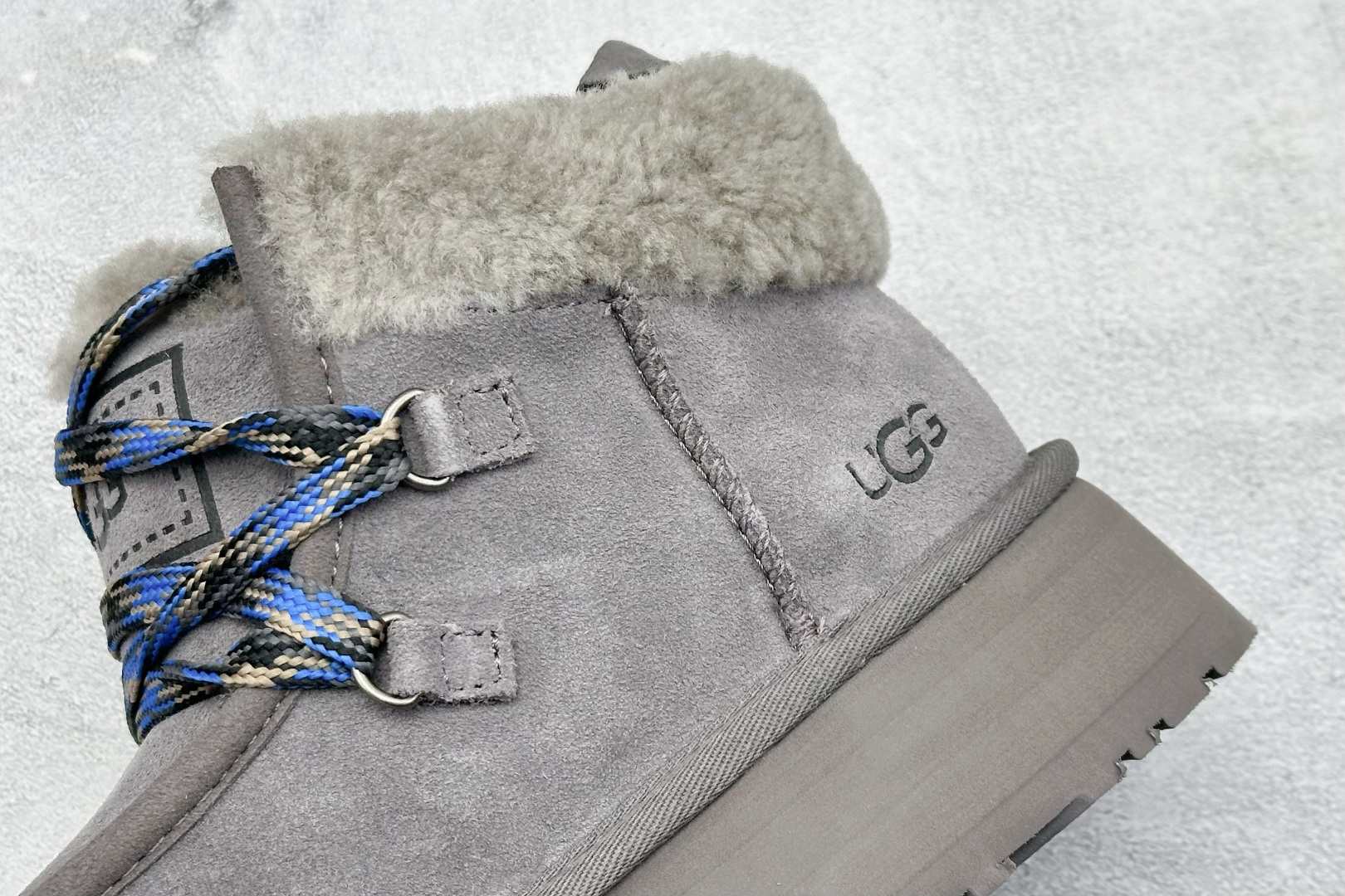 UGG Funkarra 芙卡拉 采用TPU模压定型翻毛皮鞋面材质 1143954