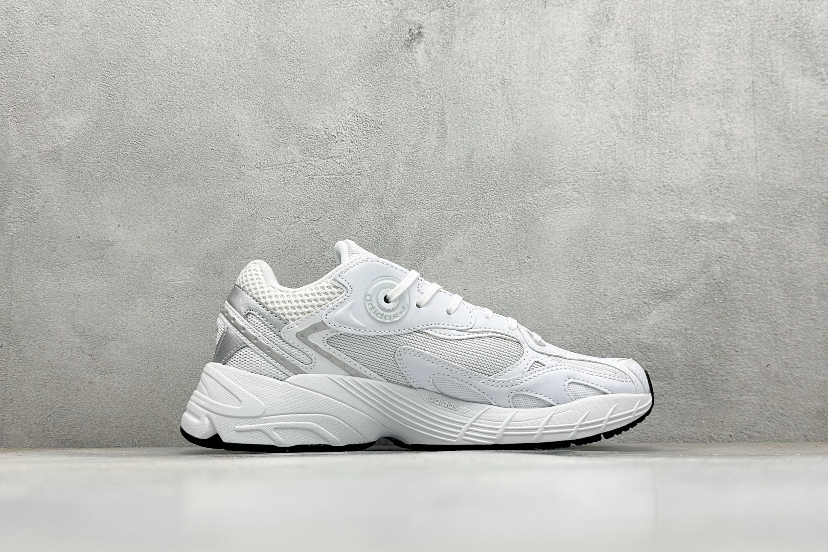 180 AD Originals Astir 复古运动休闲老爹慢跑鞋 GY5565