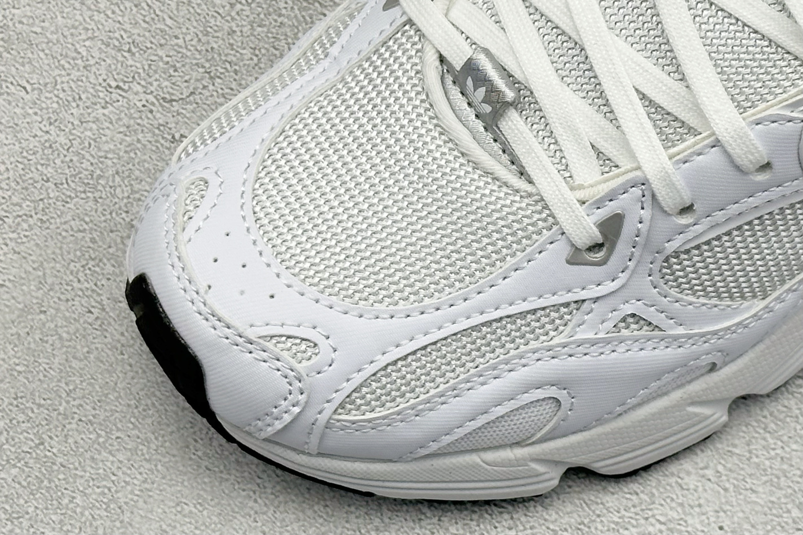 180 AD Originals Astir 复古运动休闲老爹慢跑鞋 GY5565