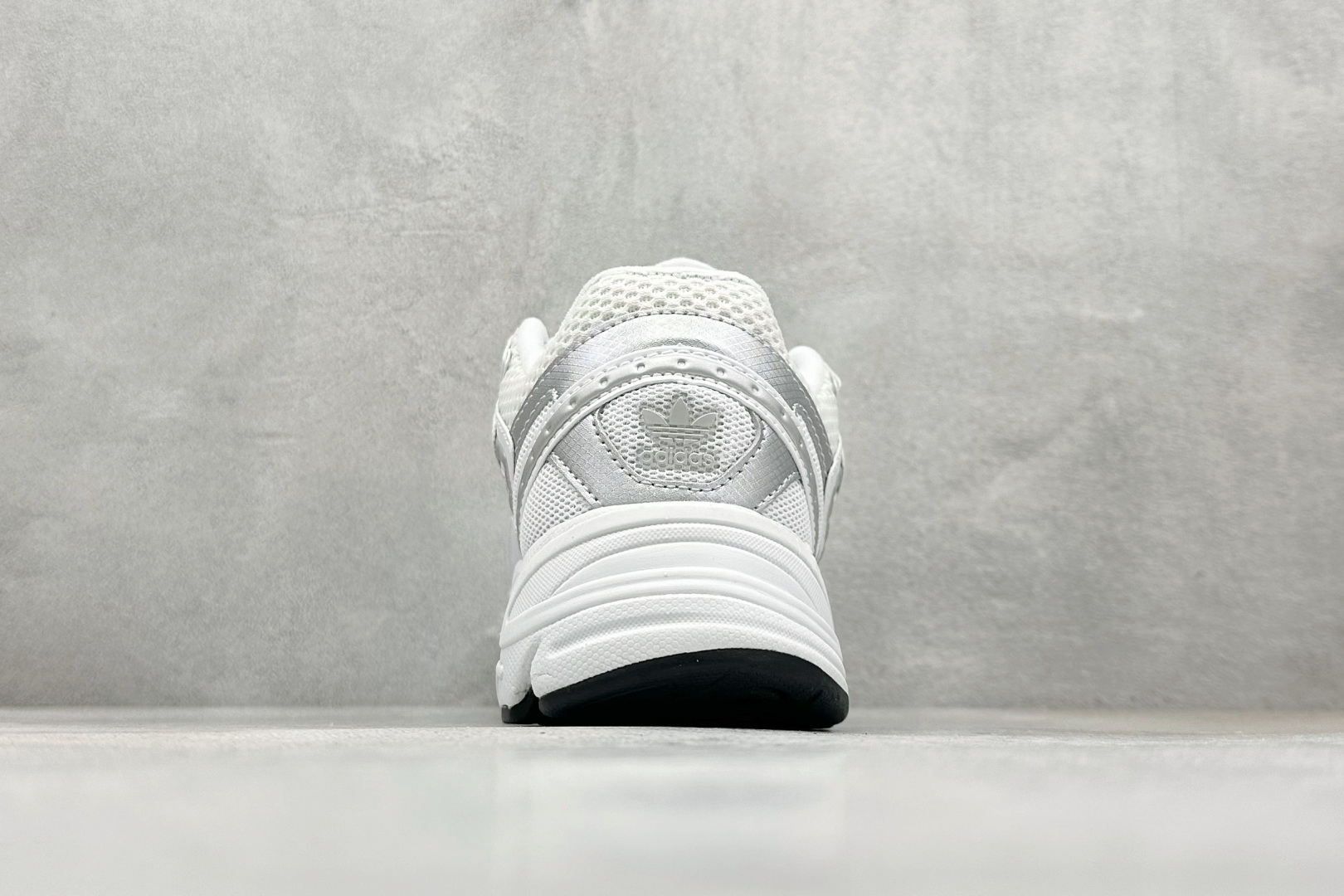 180 AD Originals Astir 复古运动休闲老爹慢跑鞋 GY5565