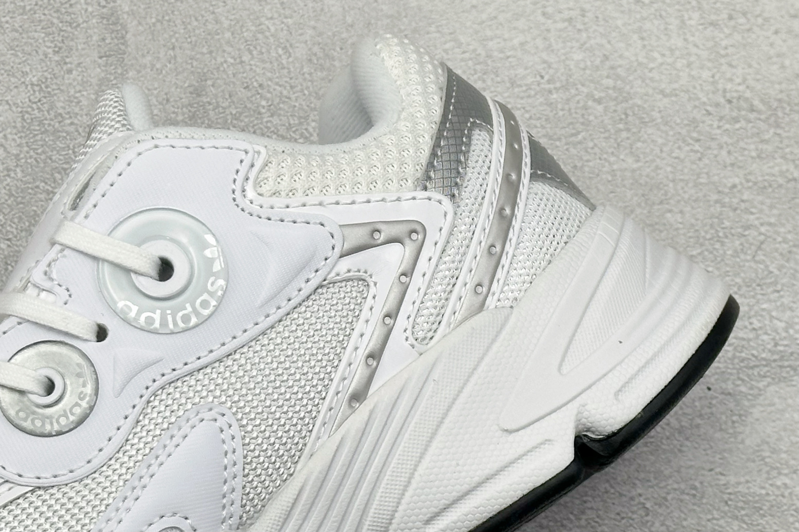 180 AD Originals Astir 复古运动休闲老爹慢跑鞋 GY5565