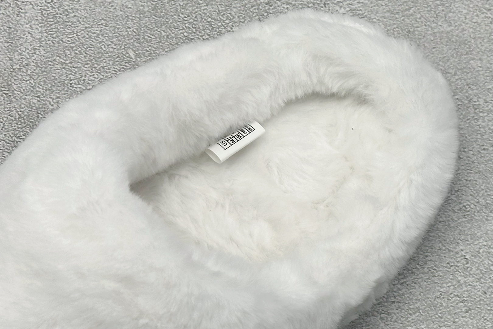 200 Alo Yoga Recovery Slipper 舒适简约 保暖防磨 防滑包头拖鞋 A0827U