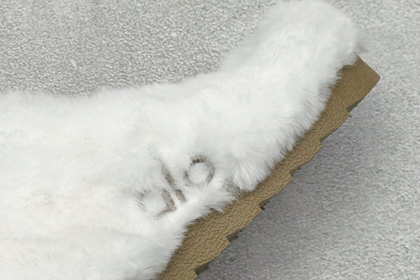 200 Alo Yoga Recovery Slipper 舒适简约 保暖防磨 防滑包头拖鞋 A0827U