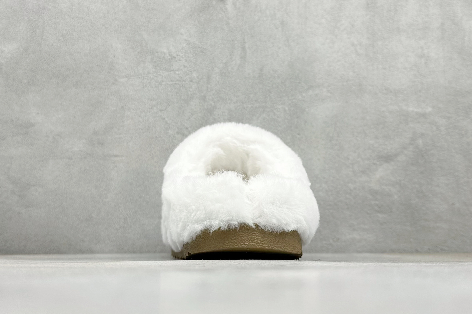 200 Alo Yoga Recovery Slipper 舒适简约 保暖防磨 防滑包头拖鞋 A0827U