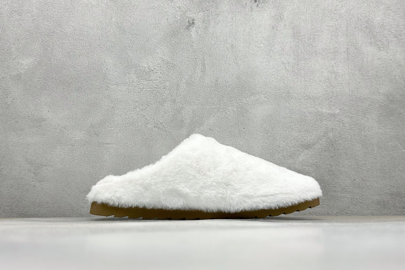 200 Alo Yoga Recovery Slipper 舒适简约 保暖防磨 防滑包头拖鞋 A0827U