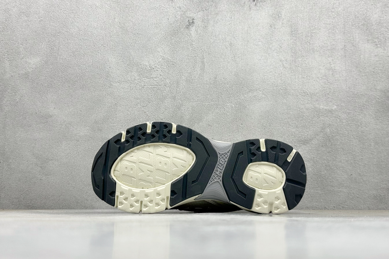 终端放店NY版MLB Chunky Runner Basic 厚底老爹厚底休闲运动慢跑鞋采用优质轻量克重