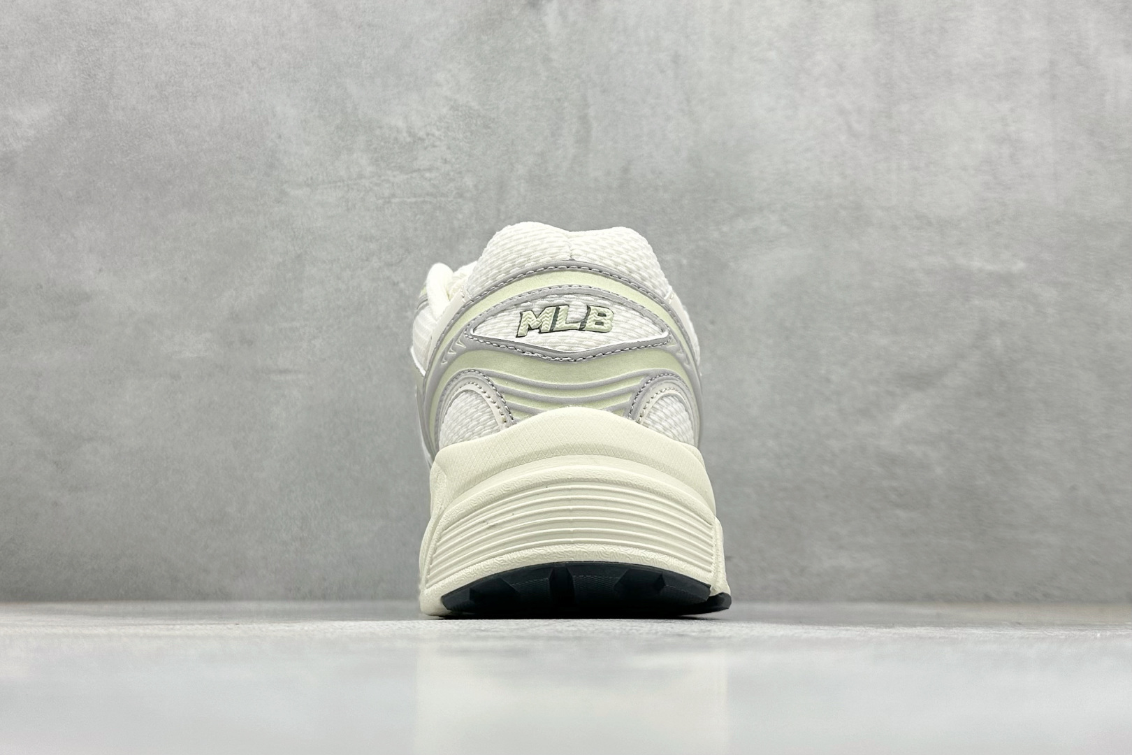 终端放店NY版MLB Chunky Runner Basic 厚底老爹厚底休闲运动慢跑鞋采用优质轻量克重