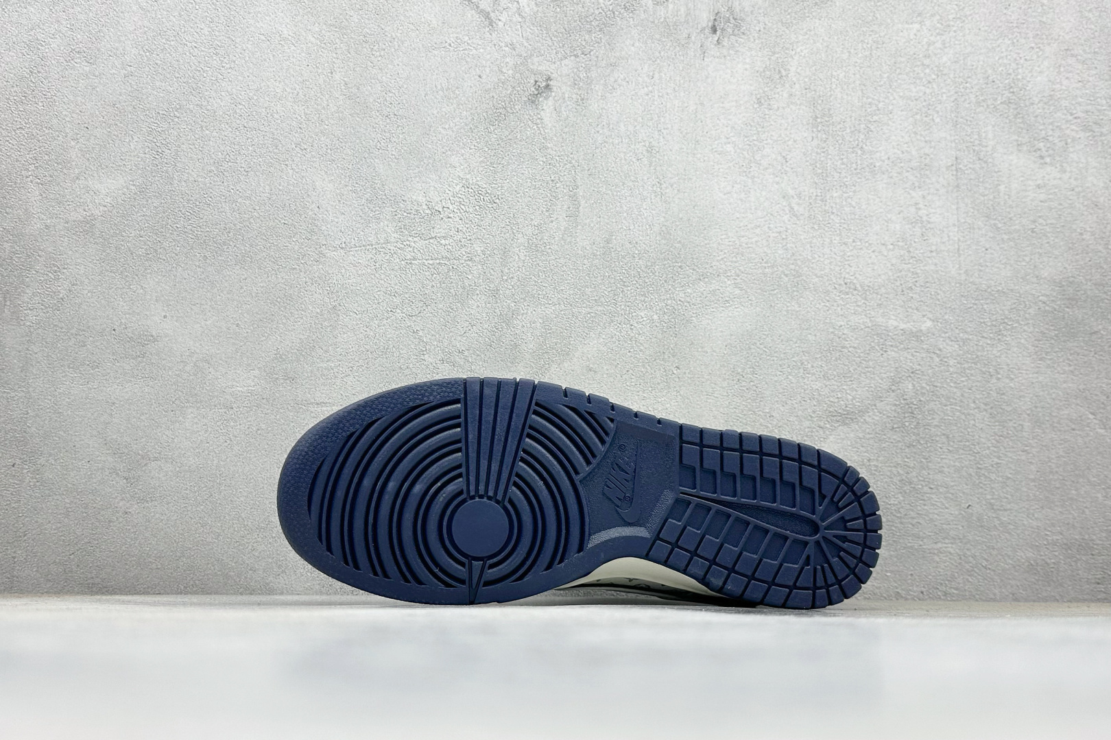 280 Nike SB Dunk Low LV联名 白蓝牛仔 高端定制 低帮休闲板鞋 YF9511-902