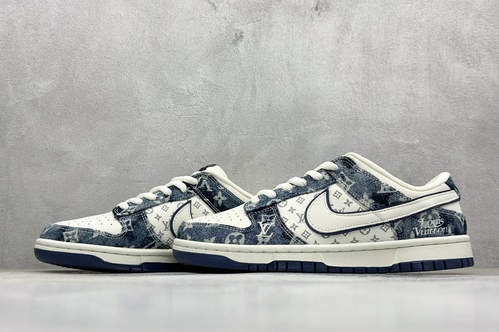 280 Nike SB Dunk Low LV联名 白蓝牛仔 高端定制 低帮休闲板鞋 YF9511-902