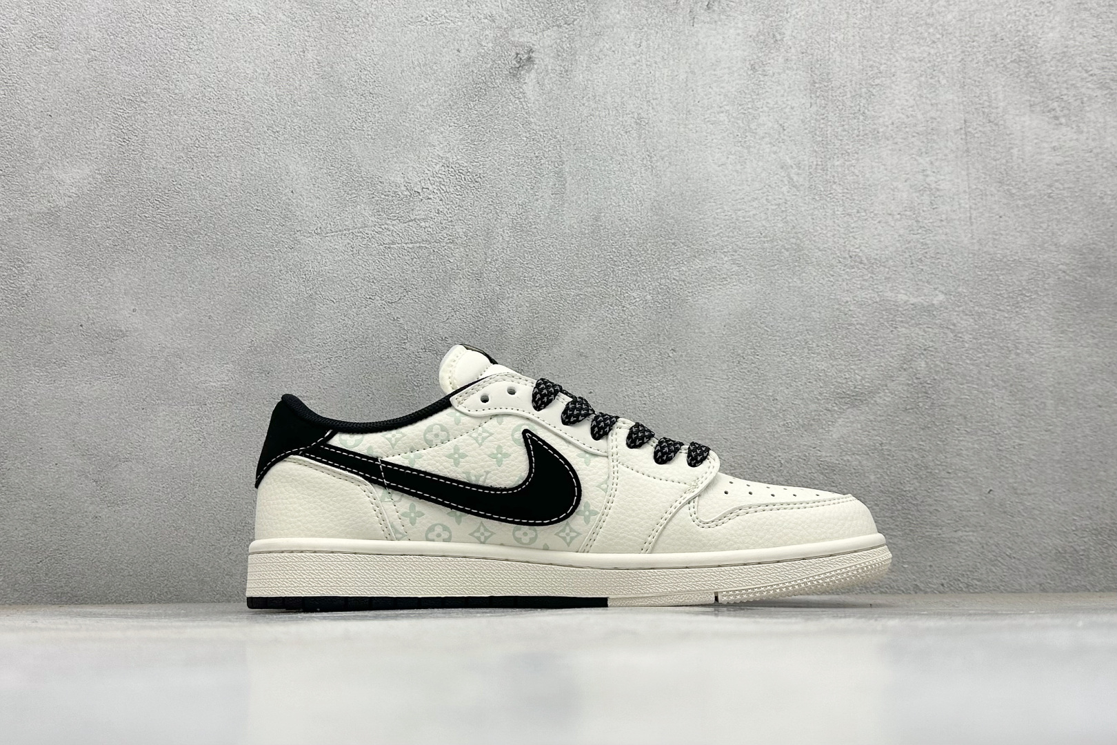 280 XC版Travis Scott x Fragment Design x Air Jordan 1 Low SP AJ1 乔1双拼黑花勾 低帮文化休闲板鞋 CX5050-Y27