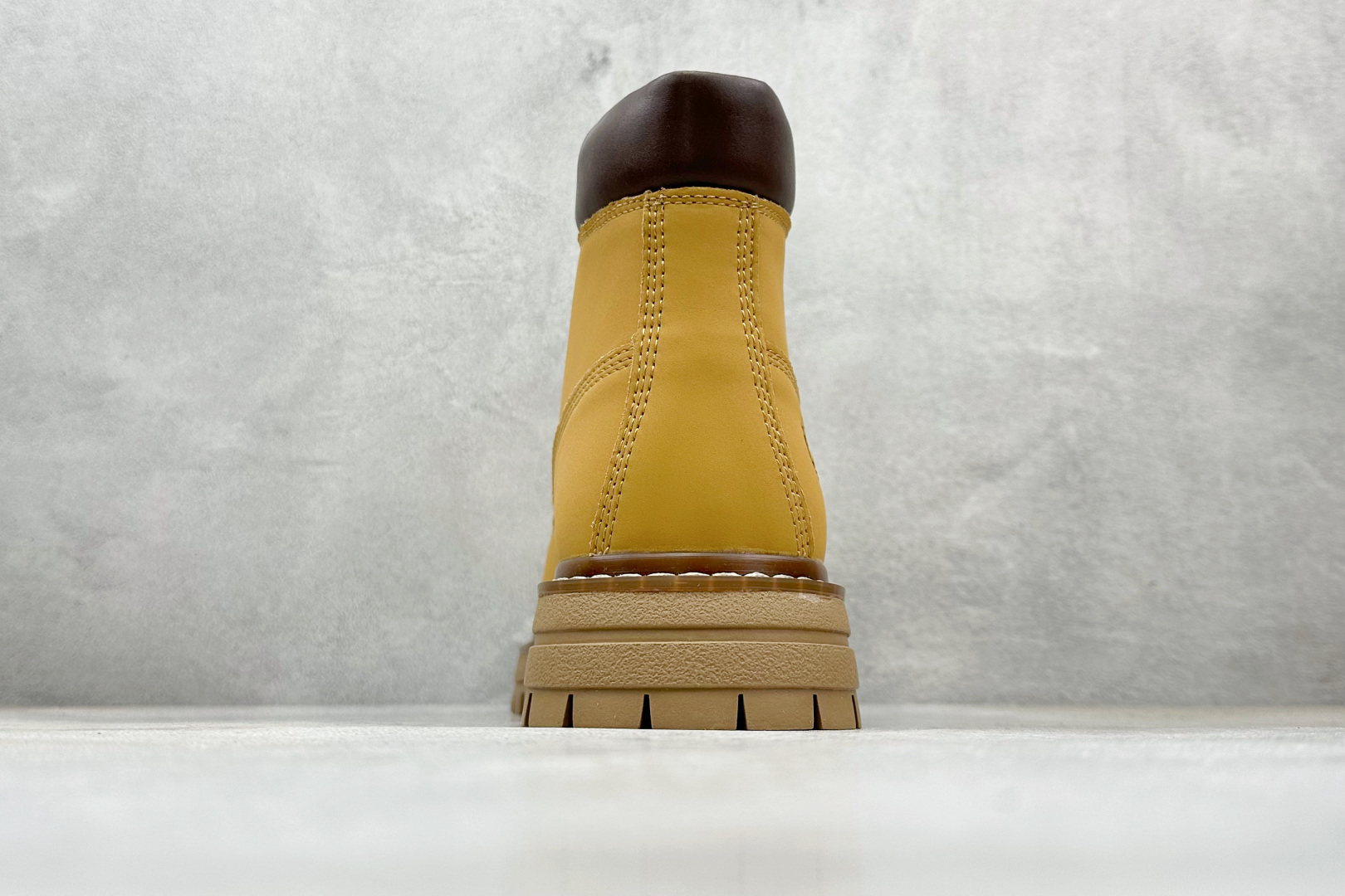 320 Timberland添柏岚/天伯伦秋冬新品（毛绒内里保暖锁热）秋冬必备户外休闲大黄靴系列 A18065M