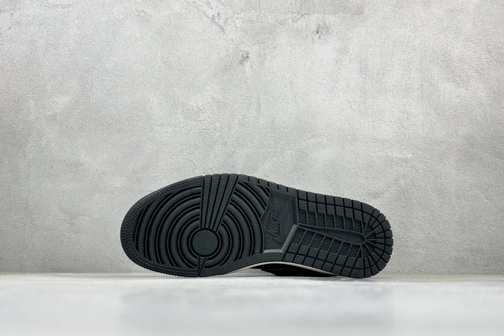 Air Jordan 1 Low AJ1 乔1 古驰联名 高端定制 低帮复古篮球鞋 LJ8888-003-High Quatity Cheap Brand wholesale wholesaler seller Clothes Bags handbags Sneakers Top Fashion Clothing Shoes from China Factory Chinese suppliers best Quality Beautiful Price Air Jordan 1 Low AJ1 乔1 古驰联名 高端定制 低帮复古篮球鞋 LJ8888-003