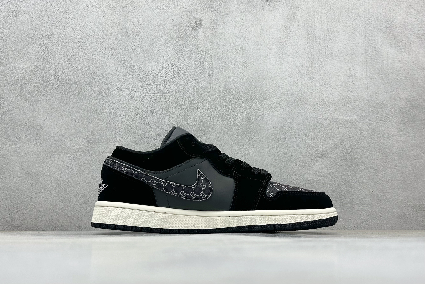 Air Jordan 1 Low AJ1 乔1 古驰联名 高端定制 低帮复古篮球鞋 LJ8888-003-High Quatity Cheap Brand wholesale wholesaler seller Clothes Bags handbags Sneakers Top Fashion Clothing Shoes from China Factory Chinese suppliers best Quality Beautiful Price Air Jordan 1 Low AJ1 乔1 古驰联名 高端定制 低帮复古篮球鞋 LJ8888-003