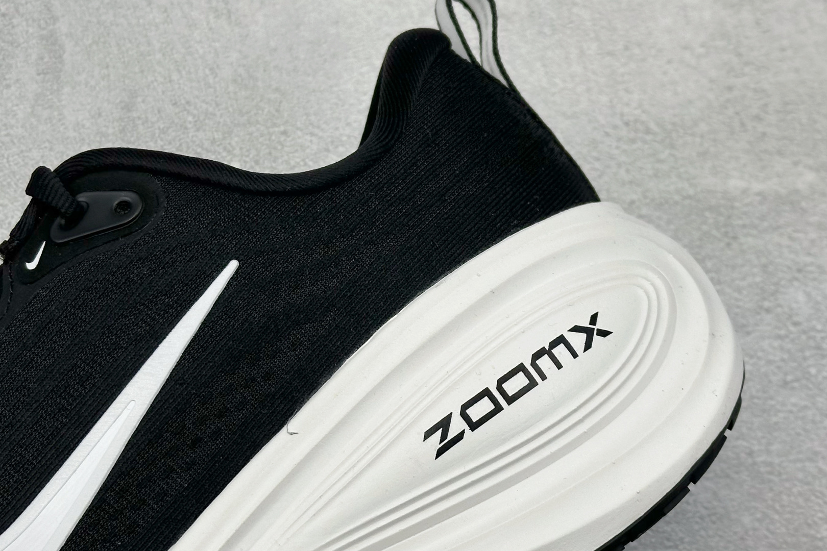 Nike Air Zoom Vomero Plus 耐克网面厚底气垫跑鞋 HV8150-002-High Quatity Cheap Brand wholesale wholesaler seller Clothes Bags handbags Sneakers Top Fashion Clothing Shoes from China Factory Chinese suppliers best Quality Beautiful Price Nike Air Zoom Vomero Plus 耐克网面厚底气垫跑鞋 HV8150-002