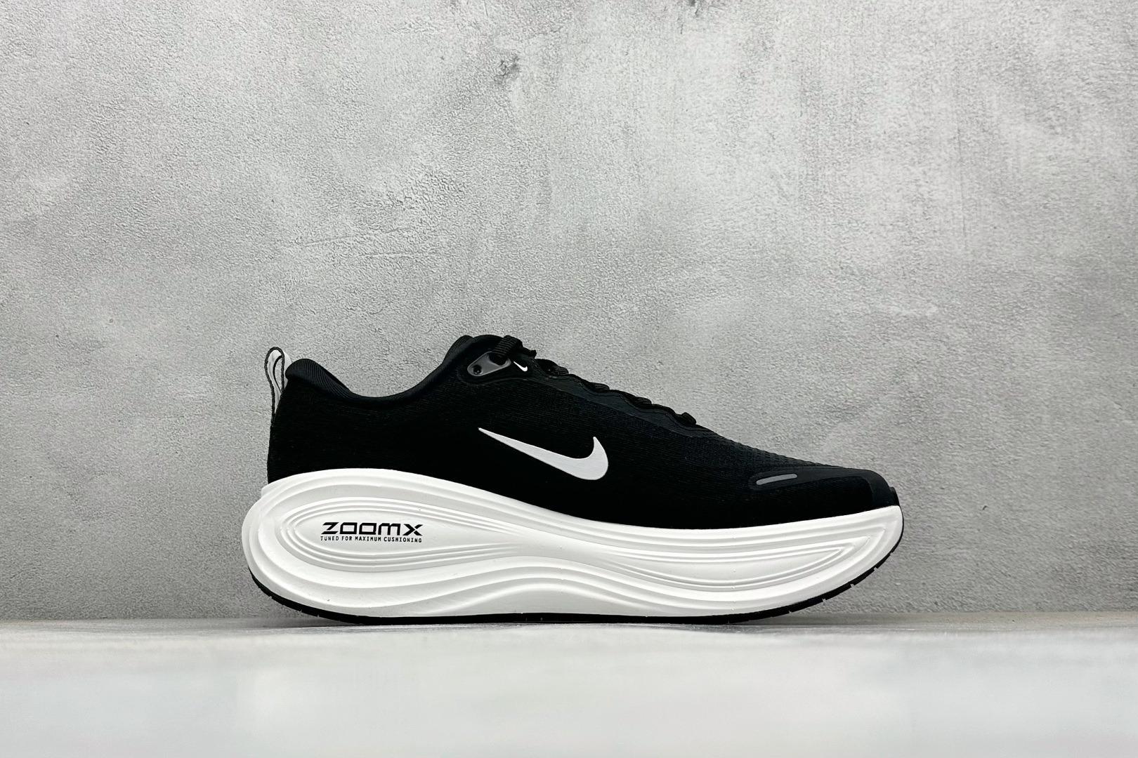 Nike Air Zoom Vomero Plus 耐克网面厚底气垫跑鞋 HV8150-002-High Quatity Cheap Brand wholesale wholesaler seller Clothes Bags handbags Sneakers Top Fashion Clothing Shoes from China Factory Chinese suppliers best Quality Beautiful Price Nike Air Zoom Vomero Plus 耐克网面厚底气垫跑鞋 HV8150-002