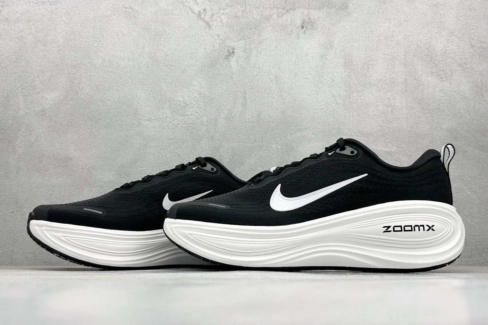 Nike Air Zoom Vomero Plus 耐克网面厚底气垫跑鞋 HV8150-002-High Quatity Cheap Brand wholesale wholesaler seller Clothes Bags handbags Sneakers Top Fashion Clothing Shoes from China Factory Chinese suppliers best Quality Beautiful Price Nike Air Zoom Vomero Plus 耐克网面厚底气垫跑鞋 HV8150-002