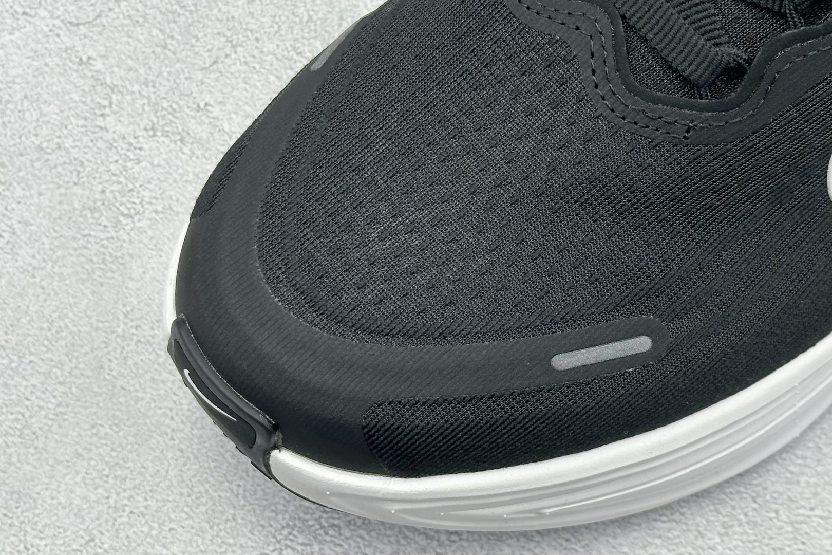 Nike Air Zoom Vomero Plus 耐克网面厚底气垫跑鞋 HV8150-002-High Quatity Cheap Brand wholesale wholesaler seller Clothes Bags handbags Sneakers Top Fashion Clothing Shoes from China Factory Chinese suppliers best Quality Beautiful Price Nike Air Zoom Vomero Plus 耐克网面厚底气垫跑鞋 HV8150-002