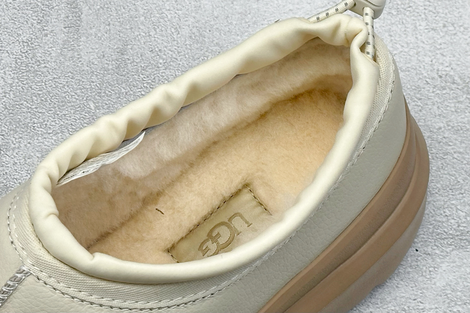 270 UGG 织物牛皮革 舒适百搭 防滑防水 低帮 生活休闲鞋 1158351