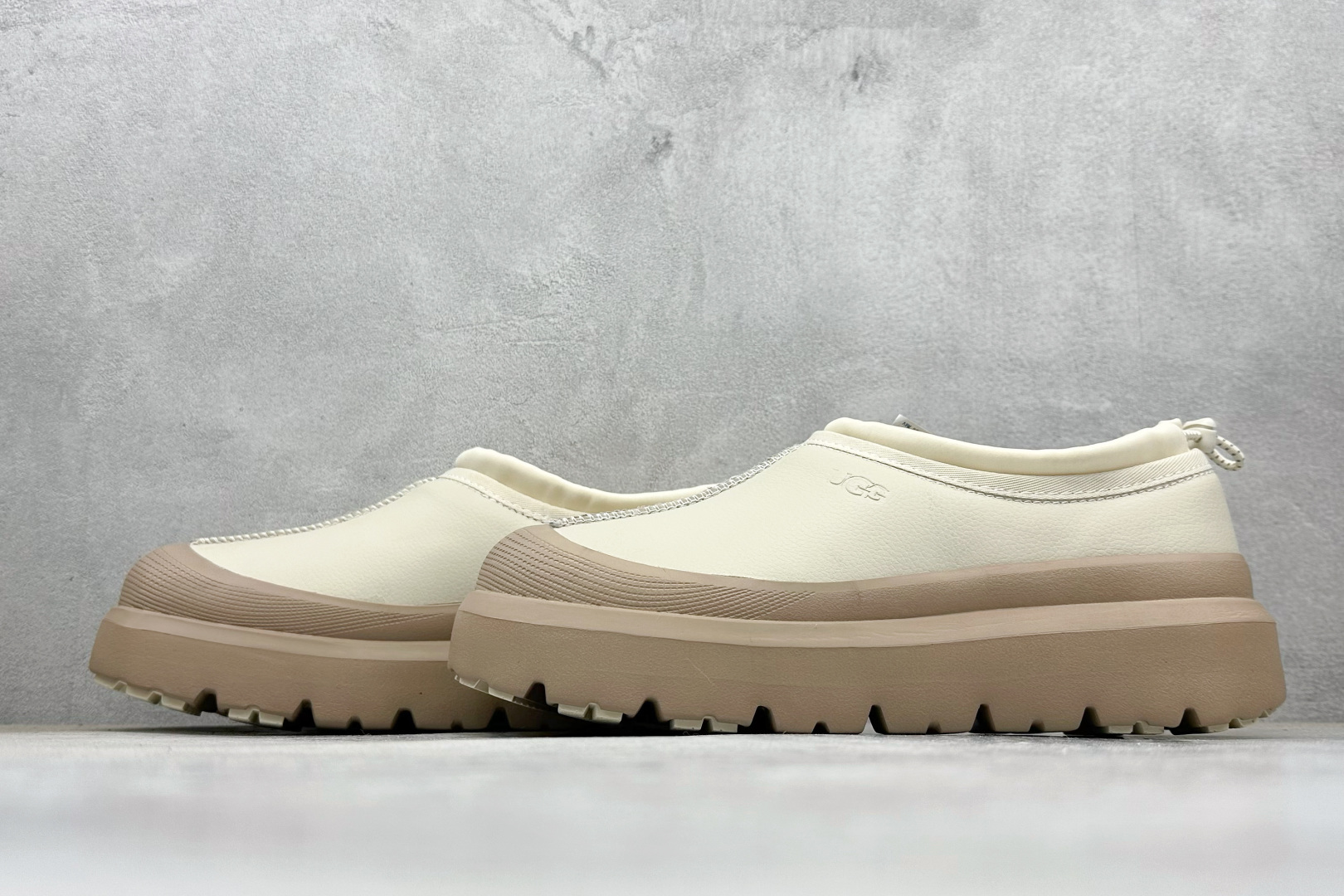 270 UGG 织物牛皮革 舒适百搭 防滑防水 低帮 生活休闲鞋 1158351