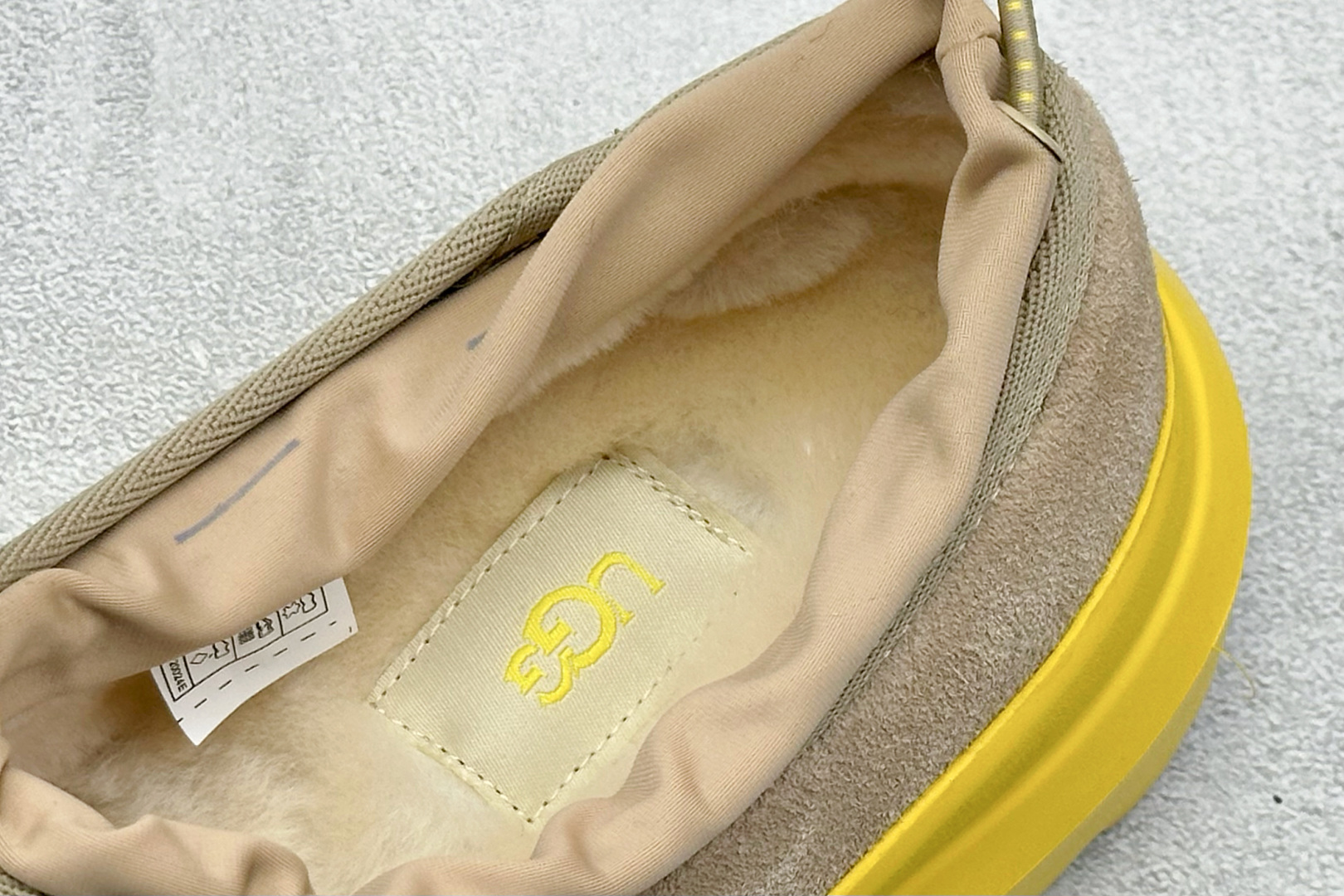 250 UGG 2025秋冬新品 机能撞色 1144096-Chinese UA Cheap High Quatity Brand Clothes Bags handbags Sneakers wholesale wholesaler seller from China Factory suppliers Fashion Clothing Shoes best Quality Beautiful Price 250 UGG 2025秋冬新品 机能撞色 1144096