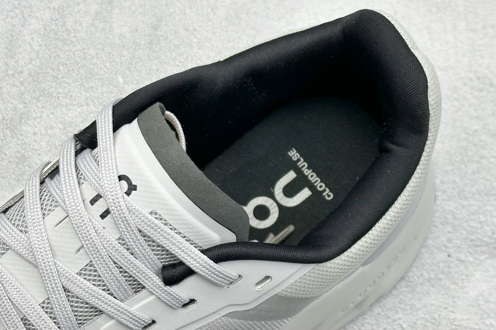 200 On昂跑 Cloudpulse 户外街头机能风跑步鞋 3MD3006