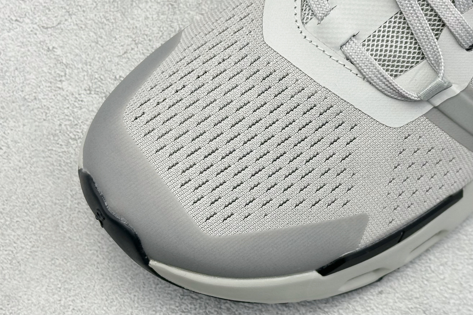 200 On昂跑 Cloudpulse 户外街头机能风跑步鞋 3MD3006