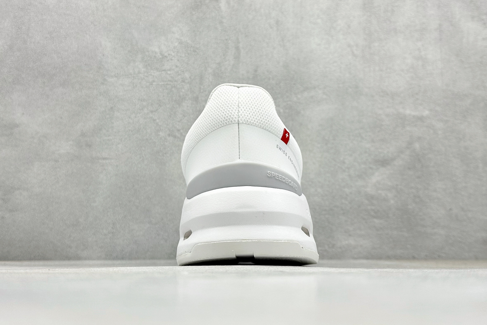 200 On昂跑 Cloudpulse 户外街头机能风跑步鞋 3WD3006