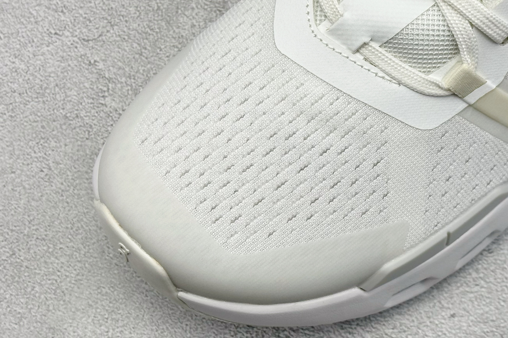 200 On昂跑 Cloudpulse 户外街头机能风跑步鞋 3WD3006