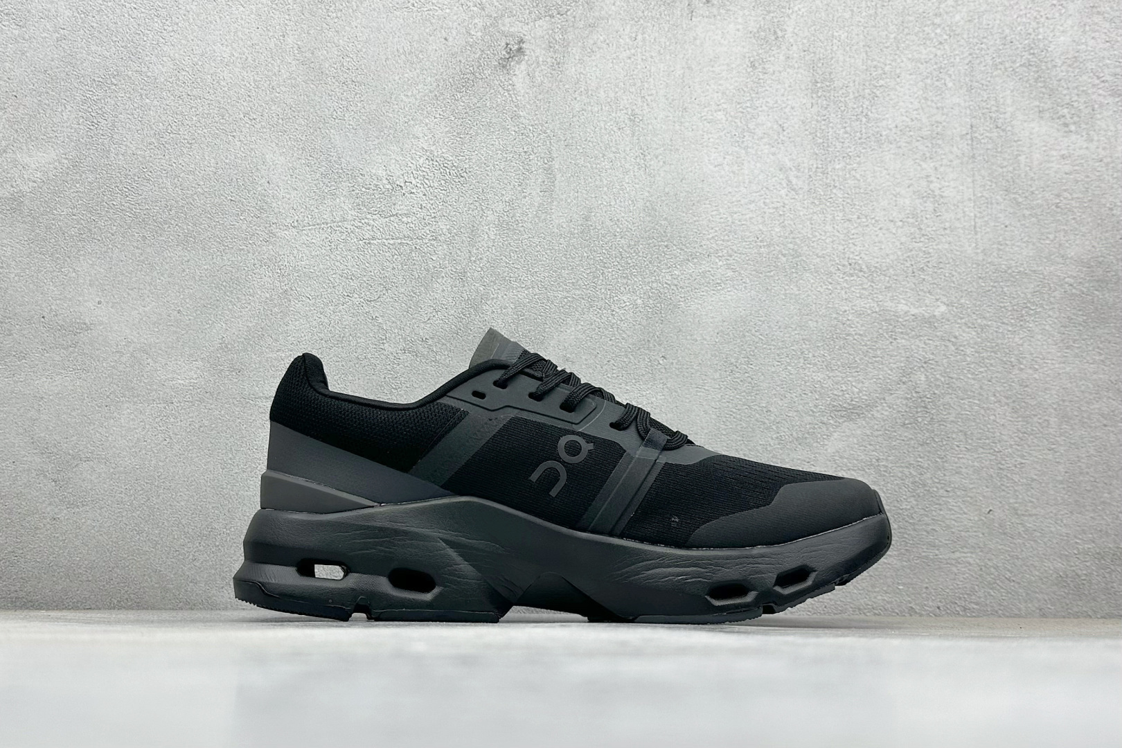 200 On昂跑 Cloudpulse 户外街头机能风跑步鞋 3MD3006