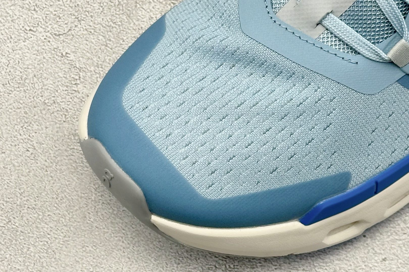 200 On昂跑 Cloudpulse 户外街头机能风跑步鞋 3MD3006