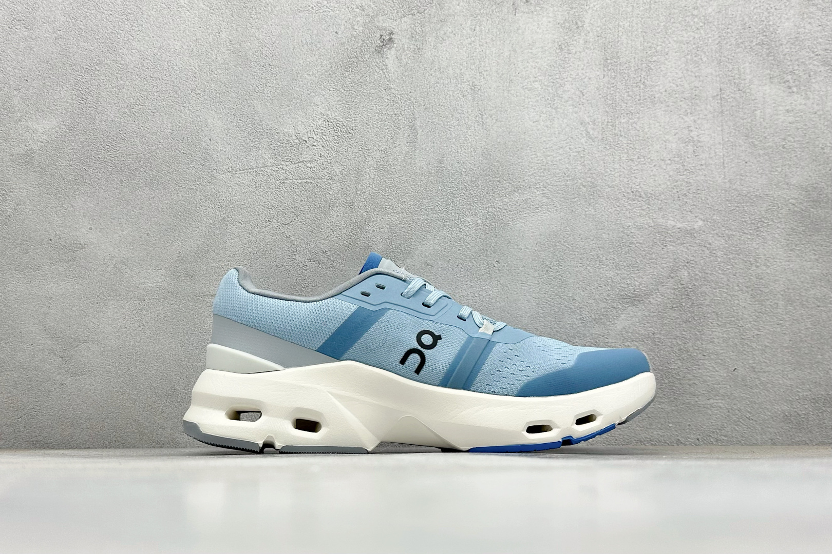 200 On昂跑 Cloudpulse 户外街头机能风跑步鞋 3MD3006