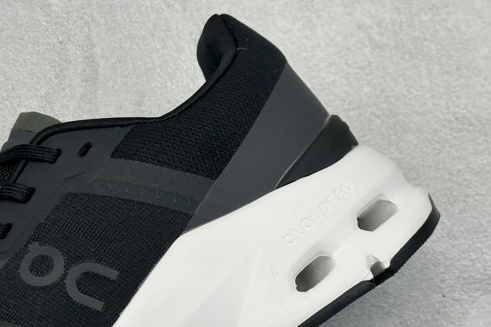 200 On昂跑 Cloudpulse 户外街头机能风跑步鞋 3MD3006