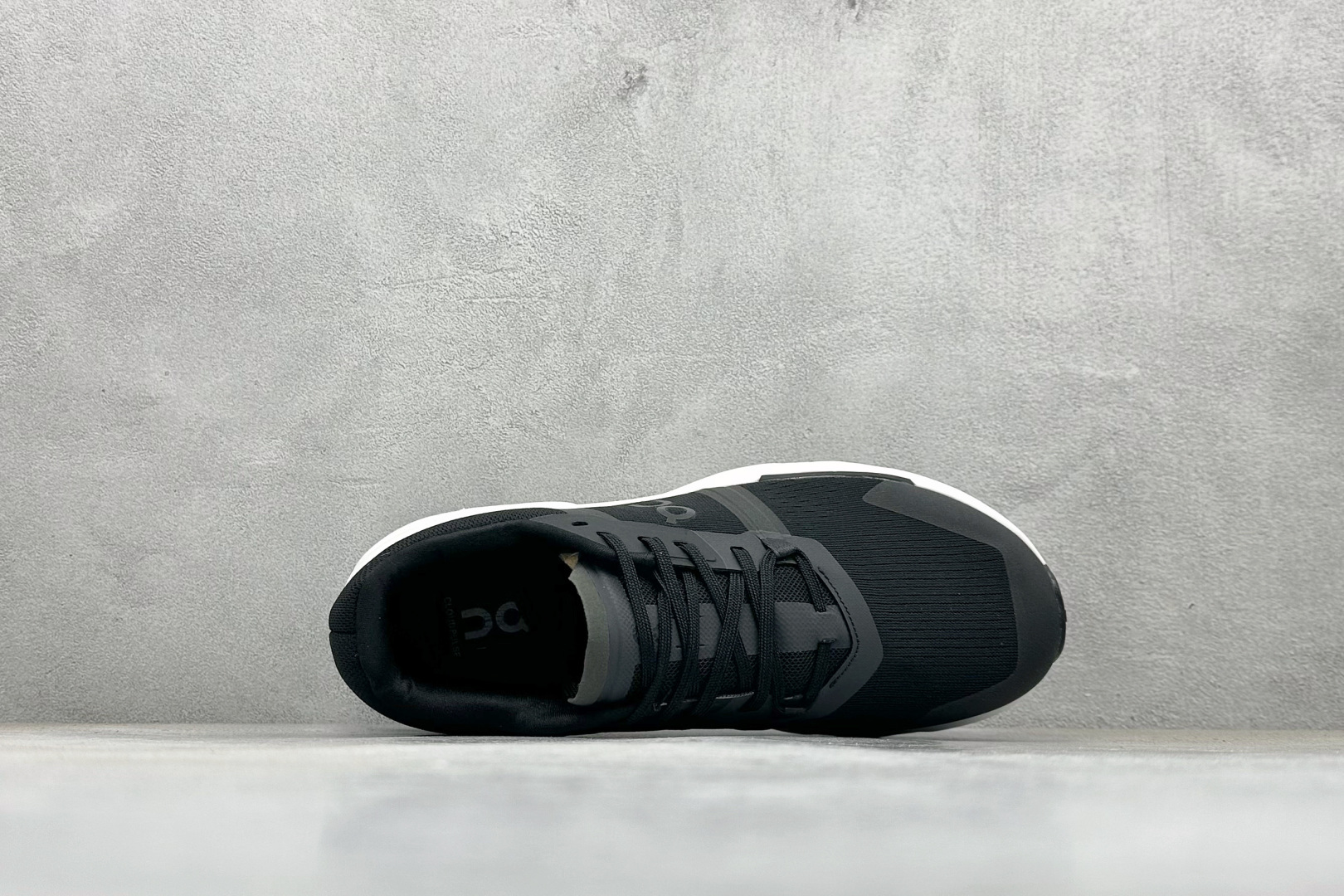 200 On昂跑 Cloudpulse 户外街头机能风跑步鞋 3MD3006