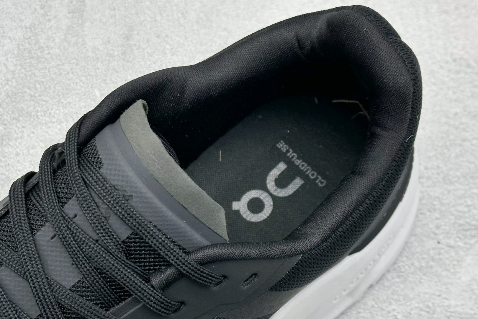 200 On昂跑 Cloudpulse 户外街头机能风跑步鞋 3MD3006