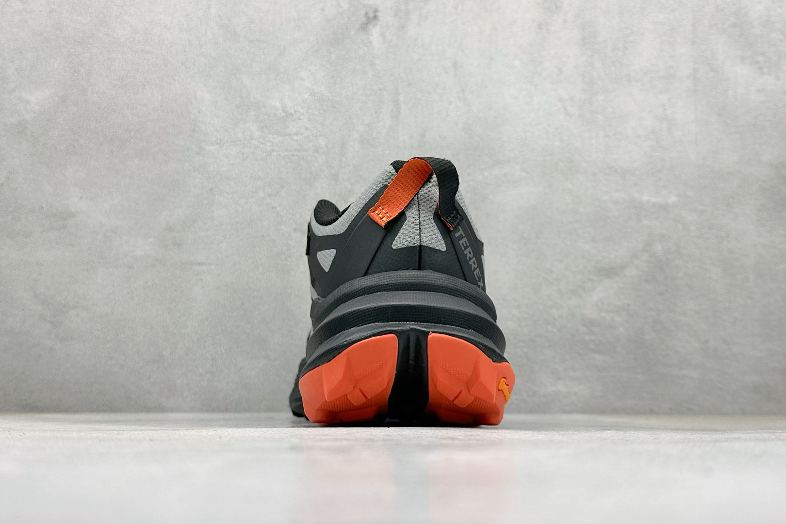 Adidas TERREX FREEHIKER SL GTX 阿迪达斯 系带缓震轻质舒适百搭运动鞋 HQ4889-High Quatity Cheap Brand wholesale wholesaler seller Clothes Bags handbags Sneakers Top Fashion Clothing Shoes from China Factory Chinese suppliers best Quality Beautiful Price Adidas TERREX FREEHIKER SL GTX 阿迪达斯 系带缓震轻质舒适百搭运动鞋 HQ4889