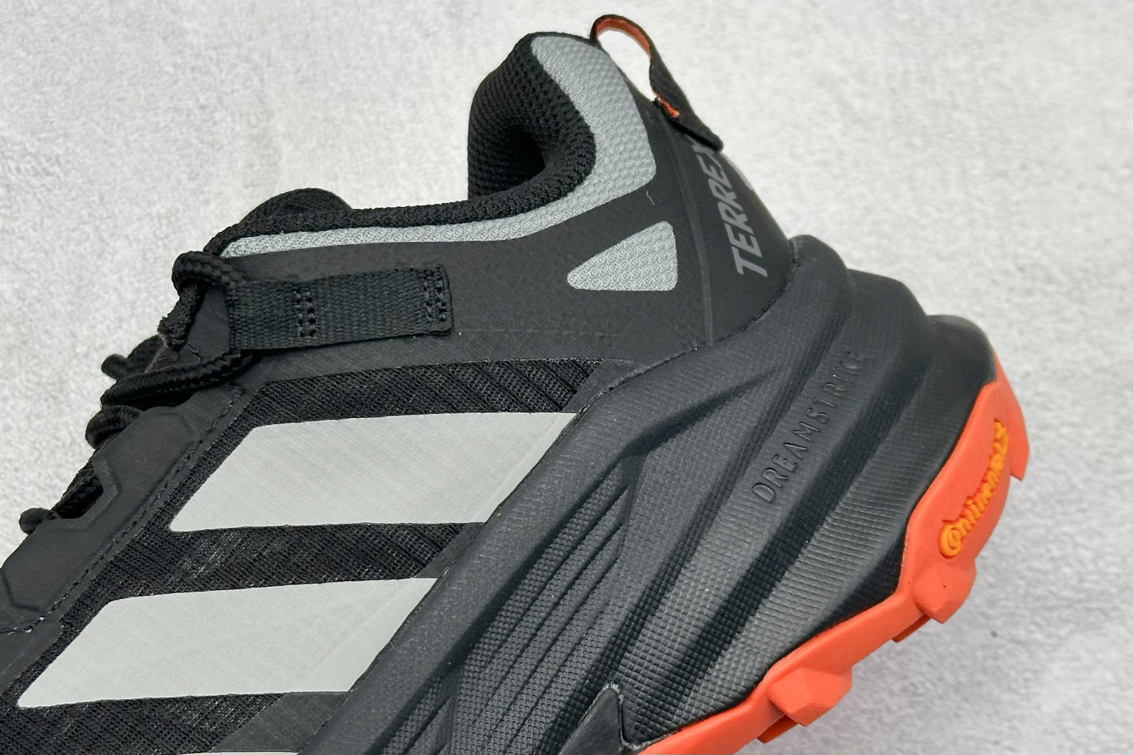 Adidas TERREX FREEHIKER SL GTX 阿迪达斯 系带缓震轻质舒适百搭运动鞋 HQ4889-High Quatity Cheap Brand wholesale wholesaler seller Clothes Bags handbags Sneakers Top Fashion Clothing Shoes from China Factory Chinese suppliers best Quality Beautiful Price Adidas TERREX FREEHIKER SL GTX 阿迪达斯 系带缓震轻质舒适百搭运动鞋 HQ4889