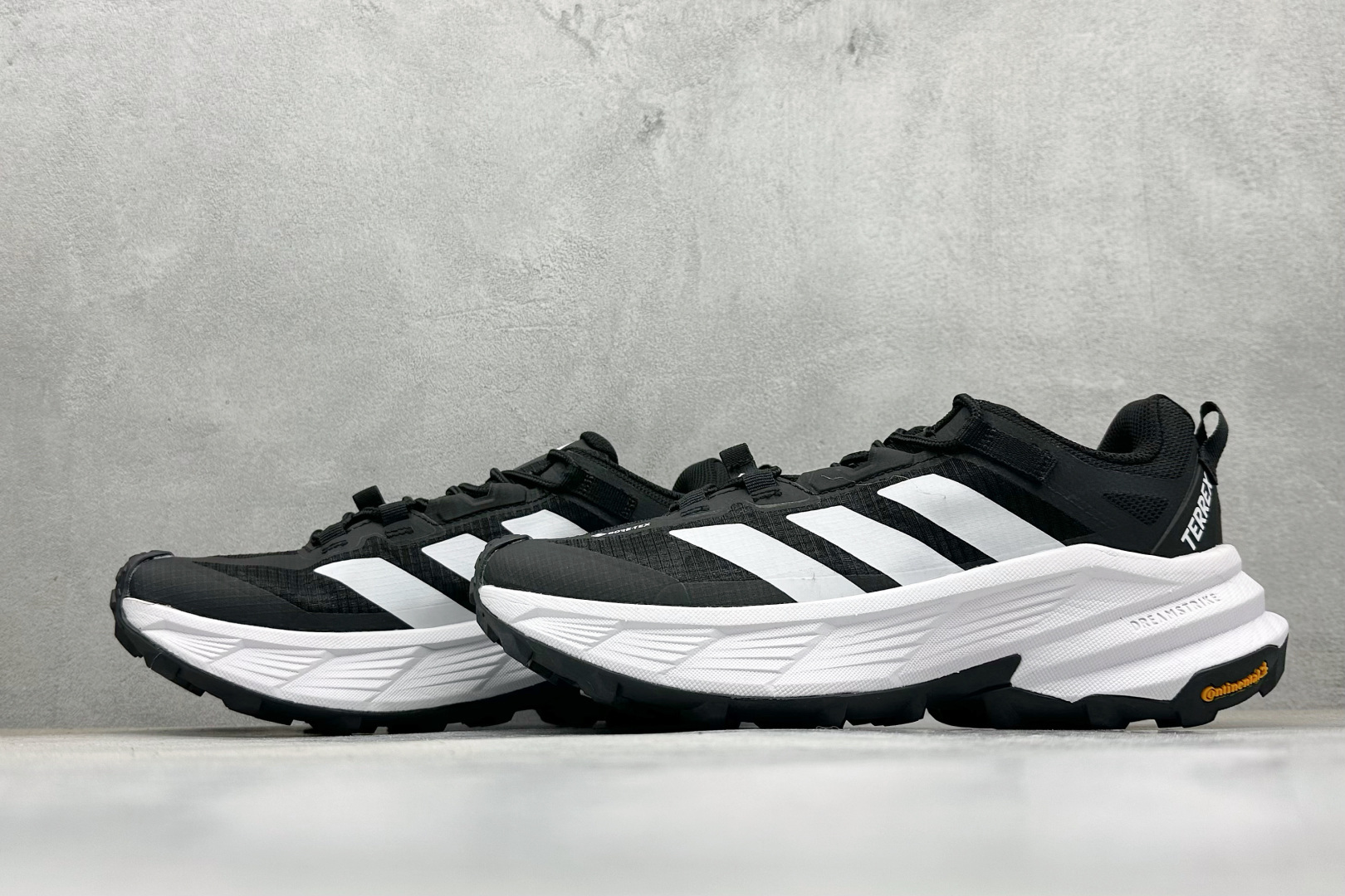 180 Adidas TERREX FREEHIKER SL GTX 阿迪达斯 系带缓震轻质舒适百搭运动鞋 HQ4886-Chinese UA Cheap High Quatity Brand Clothes Bags handbags Sneakers wholesale wholesaler seller from China Factory suppliers Fashion Clothing Shoes best Quality Beautiful Price 180 Adidas TERREX FREEHIKER SL GTX 阿迪达斯 系带缓震轻质舒适百搭运动鞋 HQ4886