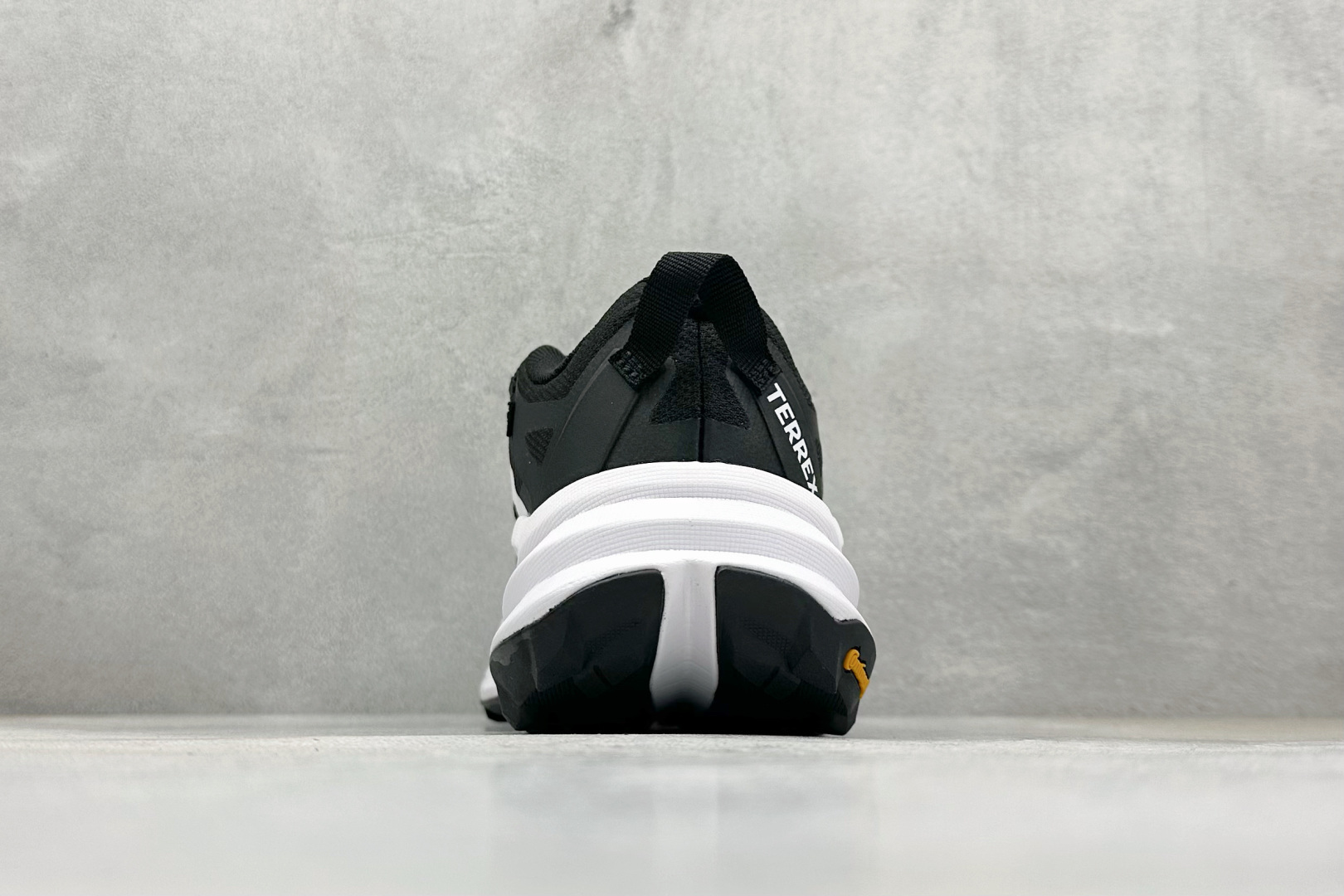 180 Adidas TERREX FREEHIKER SL GTX 阿迪达斯 系带缓震轻质舒适百搭运动鞋 HQ4886-Chinese UA Cheap High Quatity Brand Clothes Bags handbags Sneakers wholesale wholesaler seller from China Factory suppliers Fashion Clothing Shoes best Quality Beautiful Price 180 Adidas TERREX FREEHIKER SL GTX 阿迪达斯 系带缓震轻质舒适百搭运动鞋 HQ4886