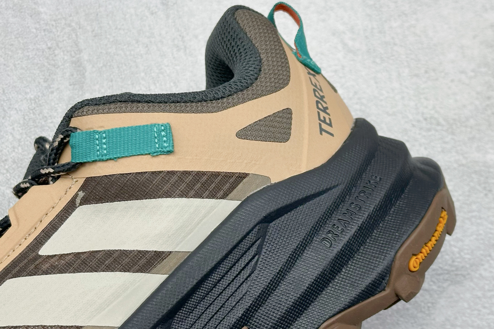 180 Adidas TERREX FREEHIKER SL GTX 阿迪达斯 系带缓震轻质舒适百搭运动鞋 JP6866-Chinese UA Cheap High Quatity Brand Clothes Bags handbags Sneakers wholesale wholesaler seller from China Factory suppliers Fashion Clothing Shoes best Quality Beautiful Price 180 Adidas TERREX FREEHIKER SL GTX 阿迪达斯 系带缓震轻质舒适百搭运动鞋 JP6866