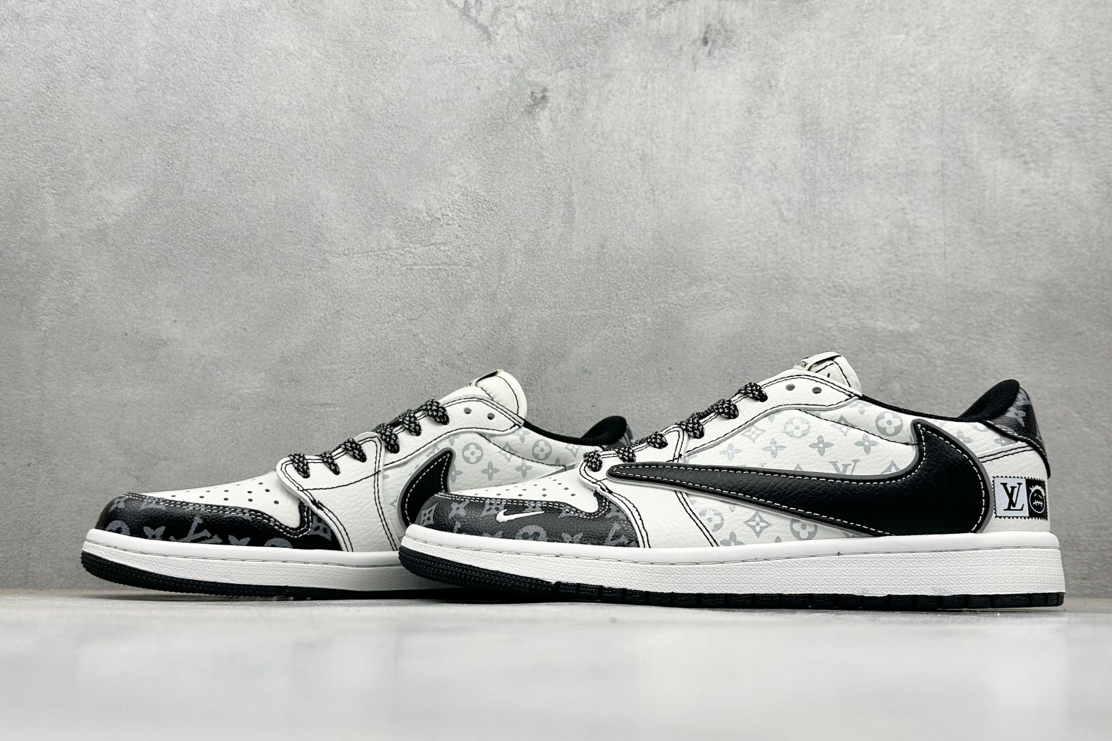 XC版Travis Scott x Fragment Design x Jordan Air Jordan 1 Low SP “LV联名——鬼脸黑勾” DZ5899-031