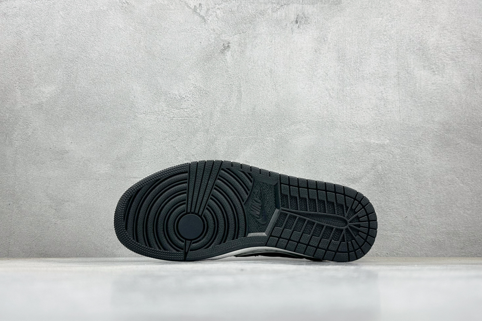 XC版Travis Scott x Fragment Design x Jordan Air Jordan 1 Low SP “LV联名——鬼脸黑勾” DZ5899-031