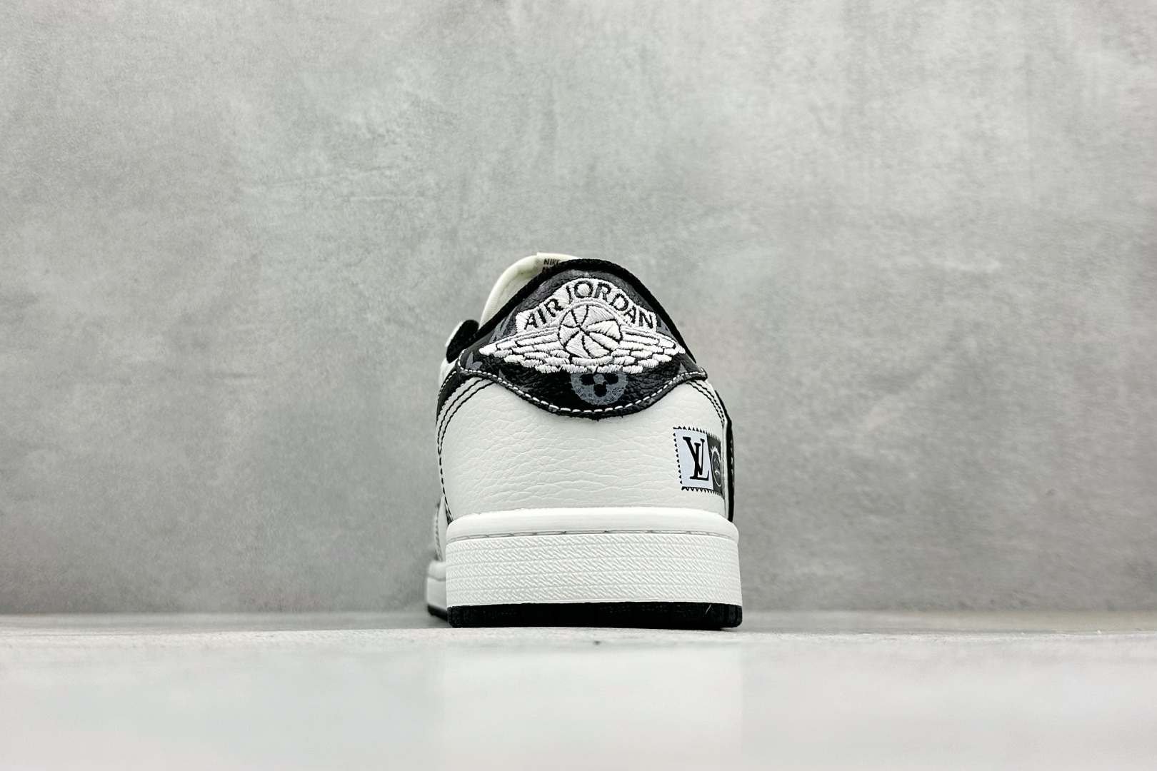 XC版Travis Scott x Fragment Design x Jordan Air Jordan 1 Low SP “LV联名——鬼脸黑勾” DZ5899-031