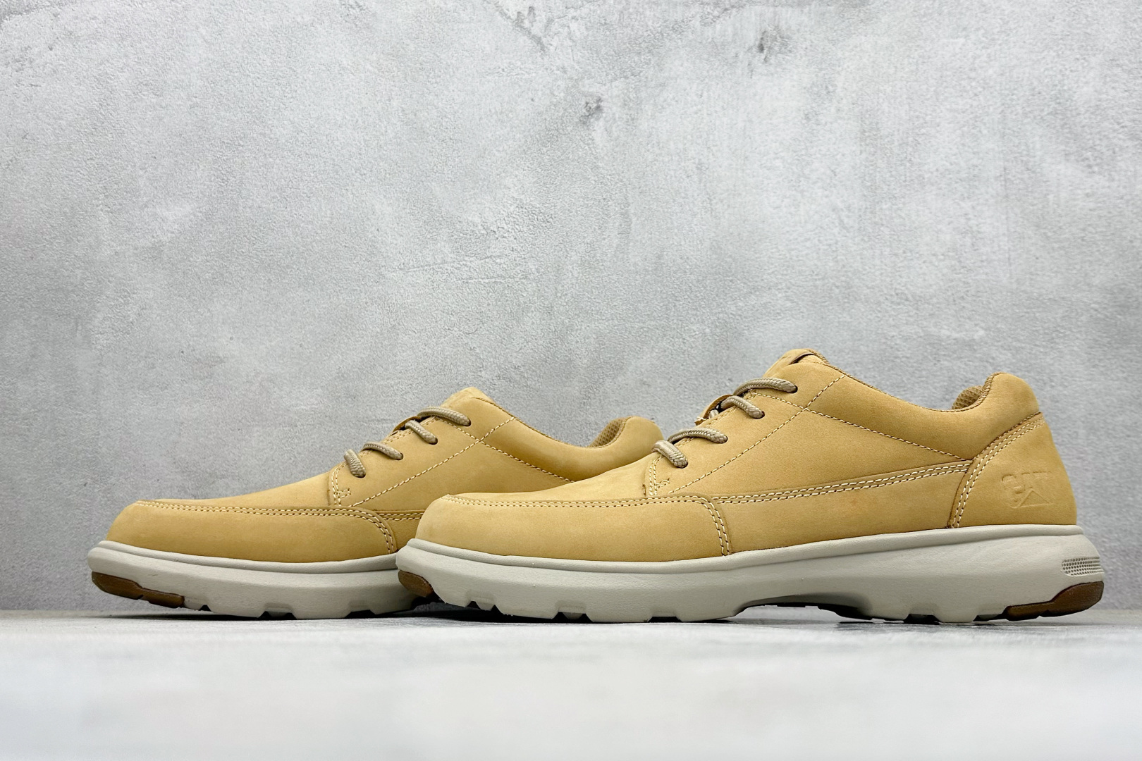 260 CAT/卡特 硬汉推土机品牌 经典百搭户外低帮休闲马丁靴 P701268-Chinese UA Cheap High Quatity Brand Clothes Bags handbags Sneakers wholesale wholesaler seller from China Factory suppliers Fashion Clothing Shoes best Quality Beautiful Price 260 CAT/卡特 硬汉推土机品牌 经典百搭户外低帮休闲马丁靴 P701268