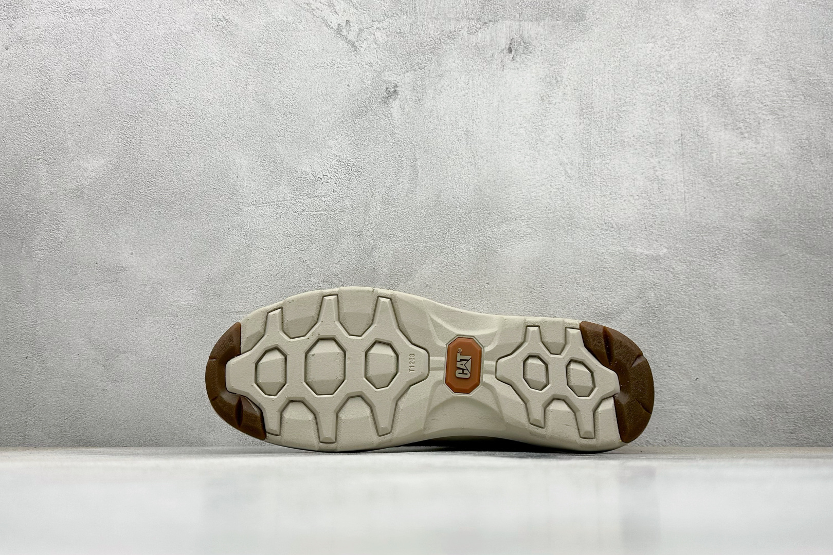 260 CAT/卡特 硬汉推土机品牌 经典百搭户外低帮休闲马丁靴 P701268-Chinese UA Cheap High Quatity Brand Clothes Bags handbags Sneakers wholesale wholesaler seller from China Factory suppliers Fashion Clothing Shoes best Quality Beautiful Price 260 CAT/卡特 硬汉推土机品牌 经典百搭户外低帮休闲马丁靴 P701268