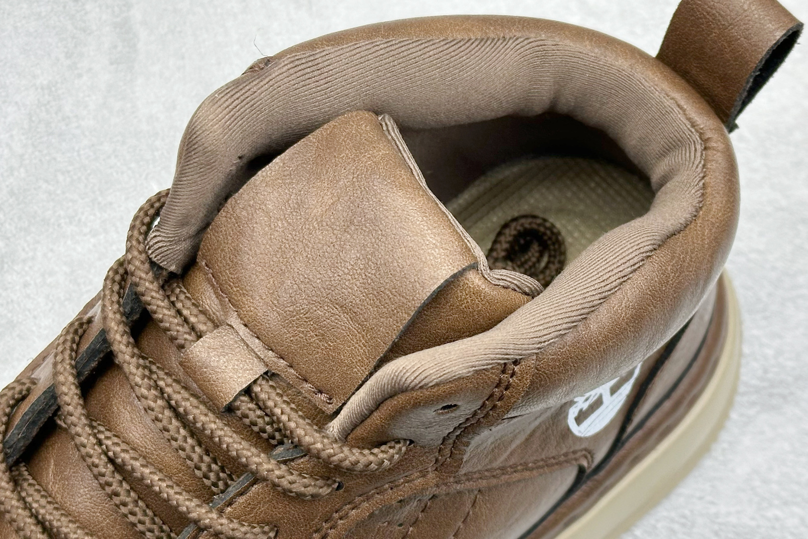 220 Timberland 天伯伦/添柏岚 2025秋冬新款 经典高帮休闲男鞋 TB9985-Chinese UA Cheap High Quatity Brand Clothes Bags handbags Sneakers wholesale wholesaler seller from China Factory suppliers Fashion Clothing Shoes best Quality Beautiful Price 220 Timberland 天伯伦/添柏岚 2025秋冬新款 经典高帮休闲男鞋 TB9985