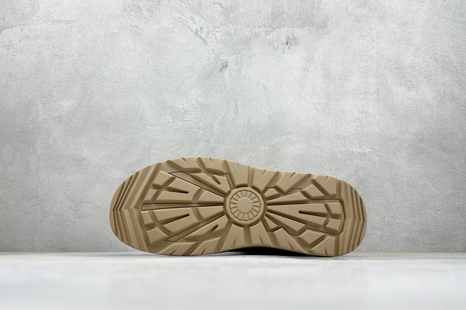 280 美国轻奢品牌 UGG Tasman Weather Hybrid 塔斯曼混合系列轻量休闲鞋 U6337