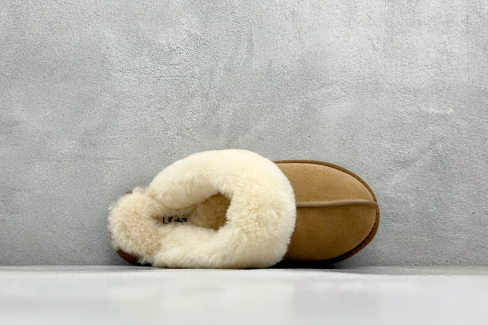 UGG 星拖 1cm薄底 雪地靴女款 1106872-High Quatity Cheap Brand wholesale wholesaler seller Clothes Bags handbags Sneakers Top Fashion Clothing Shoes from China Factory Chinese suppliers best Quality Beautiful Price UGG 星拖 1cm薄底 雪地靴女款 1106872