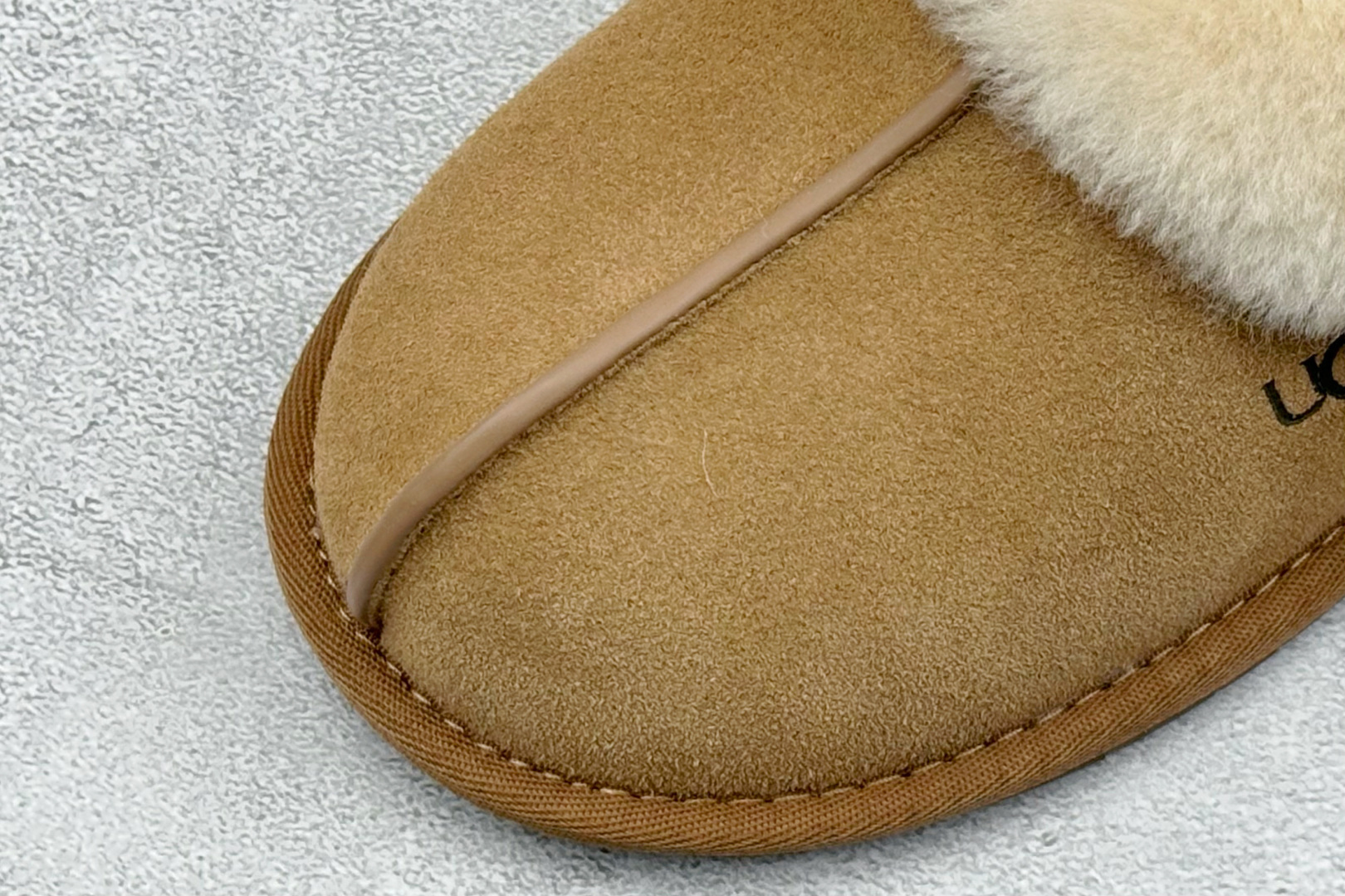 UGG 星拖 1cm薄底 雪地靴女款 1106872-High Quatity Cheap Brand wholesale wholesaler seller Clothes Bags handbags Sneakers Top Fashion Clothing Shoes from China Factory Chinese suppliers best Quality Beautiful Price UGG 星拖 1cm薄底 雪地靴女款 1106872