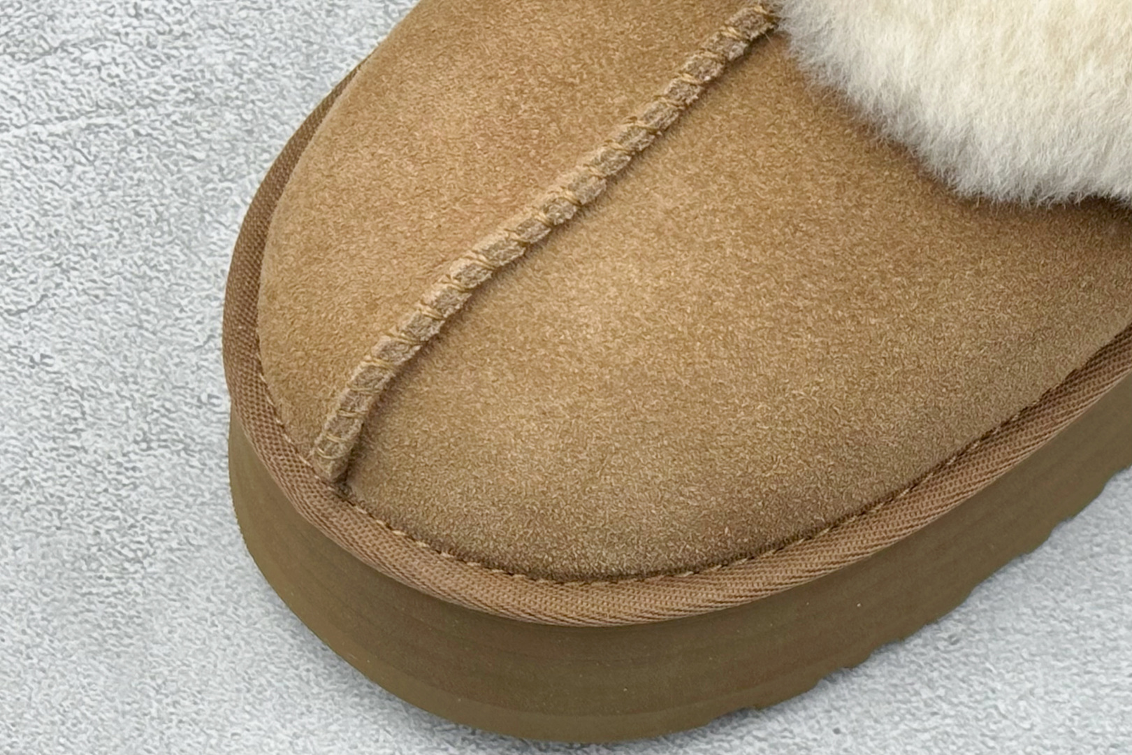 UGG 星拖拉带厚底 千颂伊同款 4cm厚底 雪地靴 1113474-High Quatity Cheap Brand wholesale wholesaler seller Clothes Bags handbags Sneakers Top Fashion Clothing Shoes from China Factory Chinese suppliers best Quality Beautiful Price UGG 星拖拉带厚底 千颂伊同款 4cm厚底 雪地靴 1113474