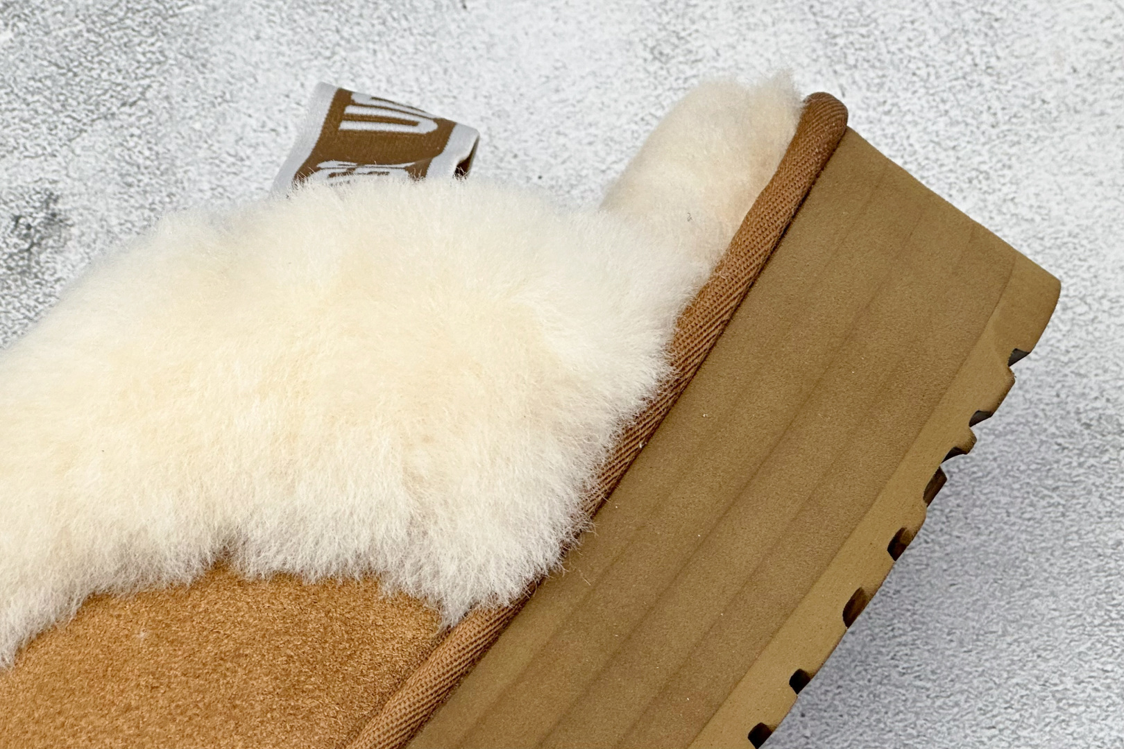 UGG 星拖拉带厚底 千颂伊同款 4cm厚底 雪地靴 1113474-High Quatity Cheap Brand wholesale wholesaler seller Clothes Bags handbags Sneakers Top Fashion Clothing Shoes from China Factory Chinese suppliers best Quality Beautiful Price UGG 星拖拉带厚底 千颂伊同款 4cm厚底 雪地靴 1113474